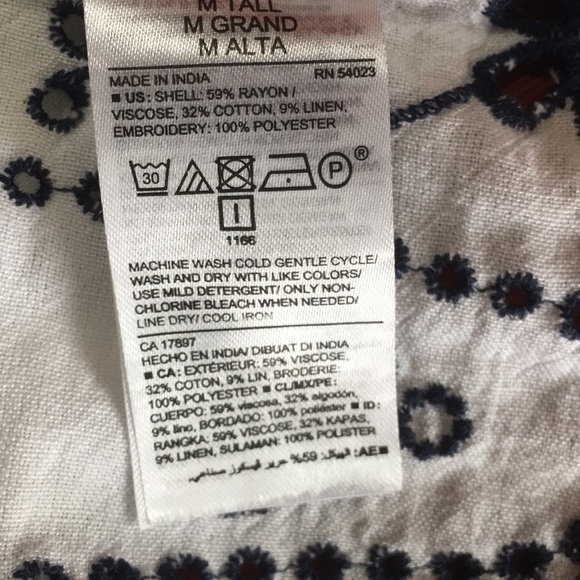 Old Navy Embroidered Top M Tall - Picture 4 of 4